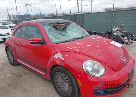 2014 Volkswagen Beetle 2.5L z USA, uszkodzony, nr VIN 3VWJX7ATXEM607316